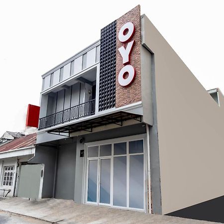 Super Oyo 2345 Homestay Jaya 棉兰 外观 照片