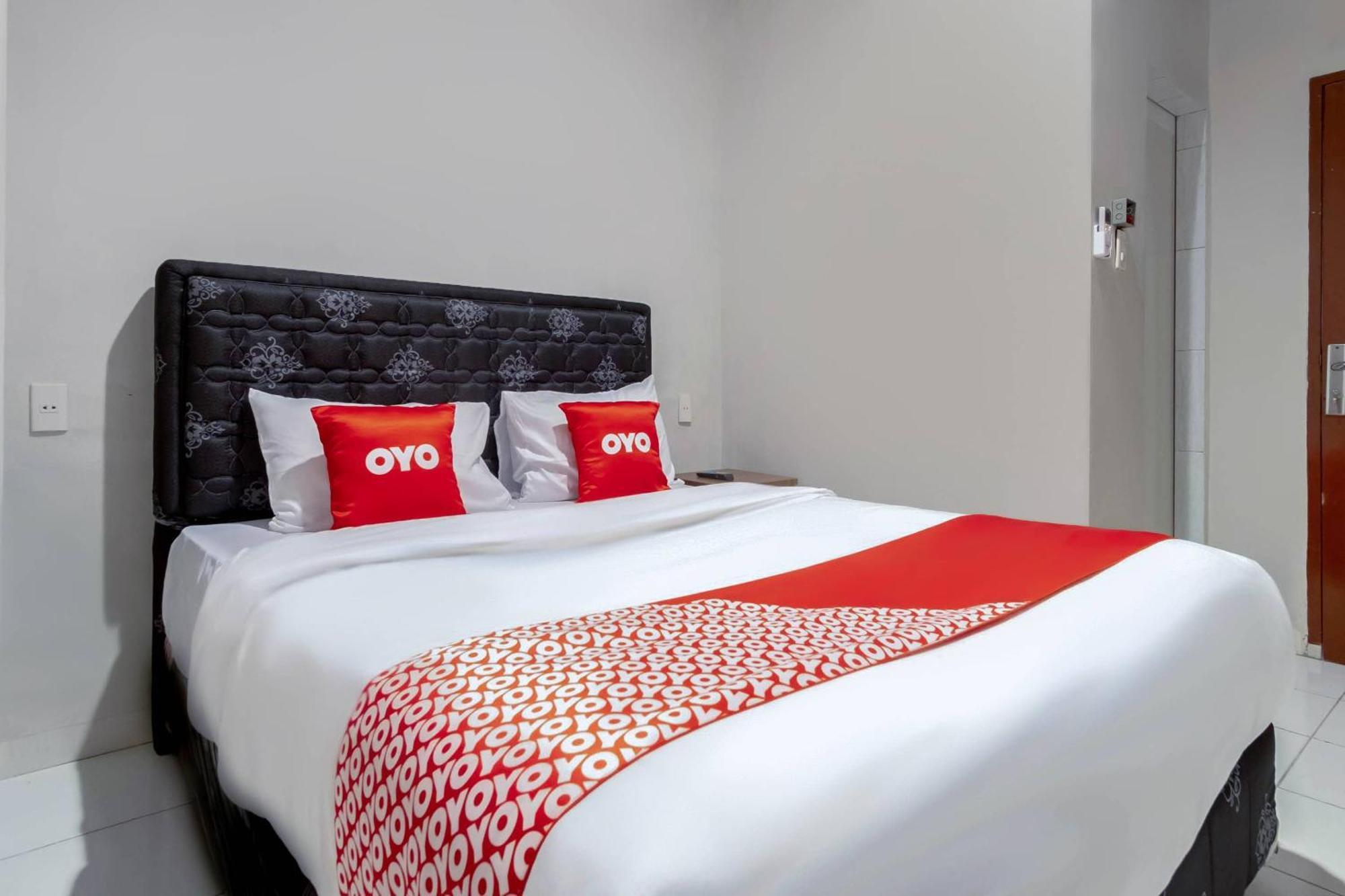 Super Oyo 2345 Homestay Jaya 棉兰 外观 照片