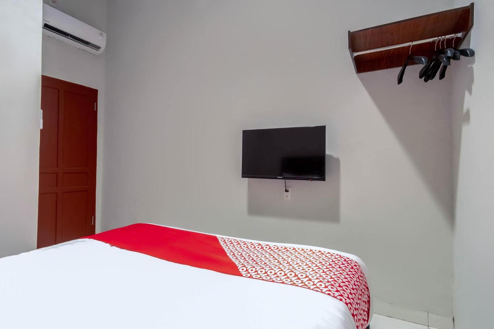Super Oyo 2345 Homestay Jaya 棉兰 外观 照片