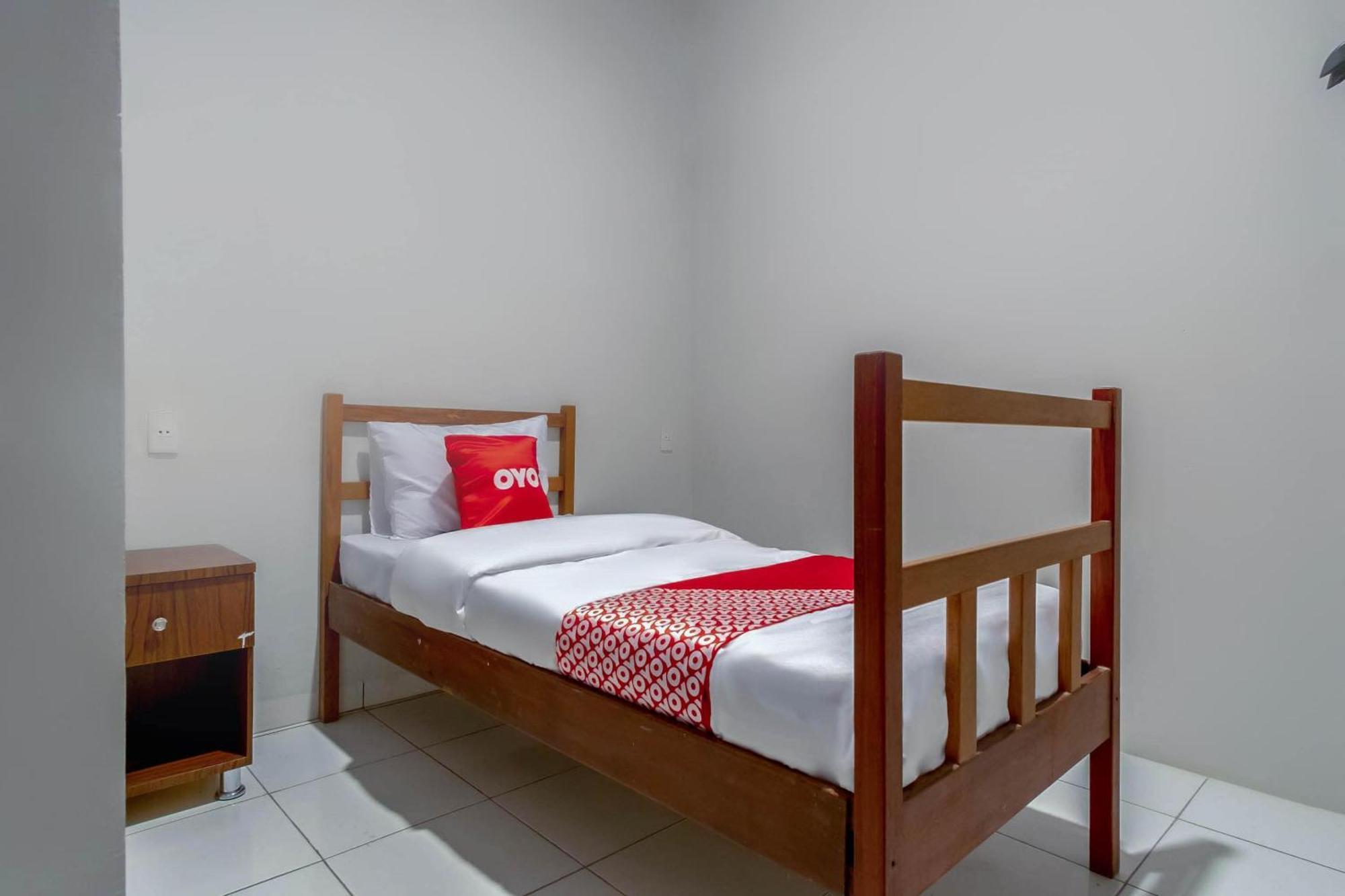 Super Oyo 2345 Homestay Jaya 棉兰 外观 照片