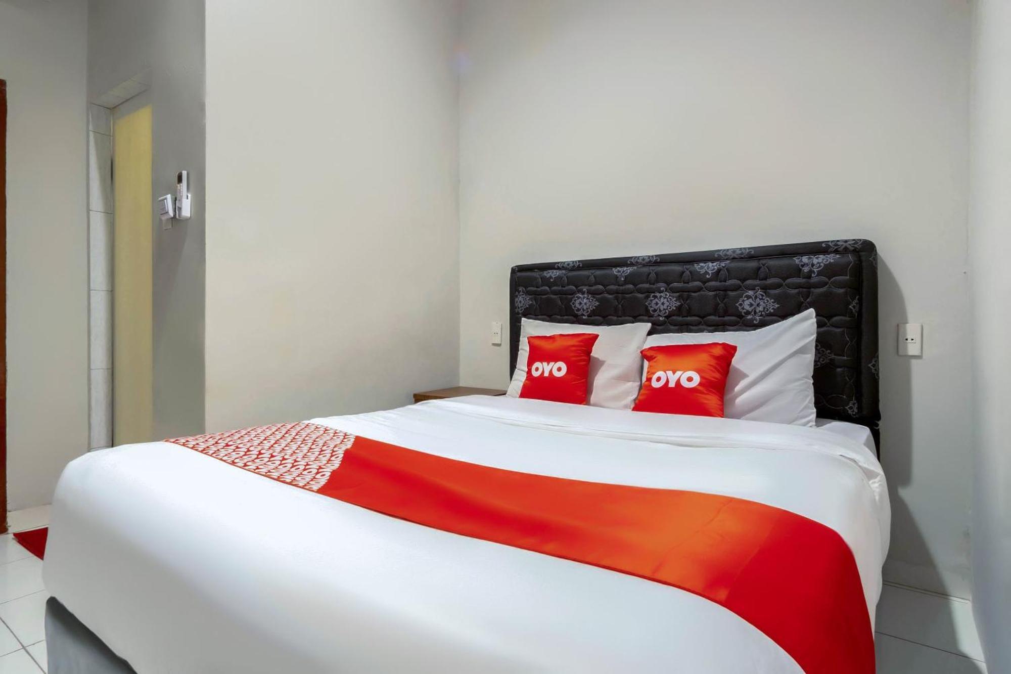 Super Oyo 2345 Homestay Jaya 棉兰 外观 照片