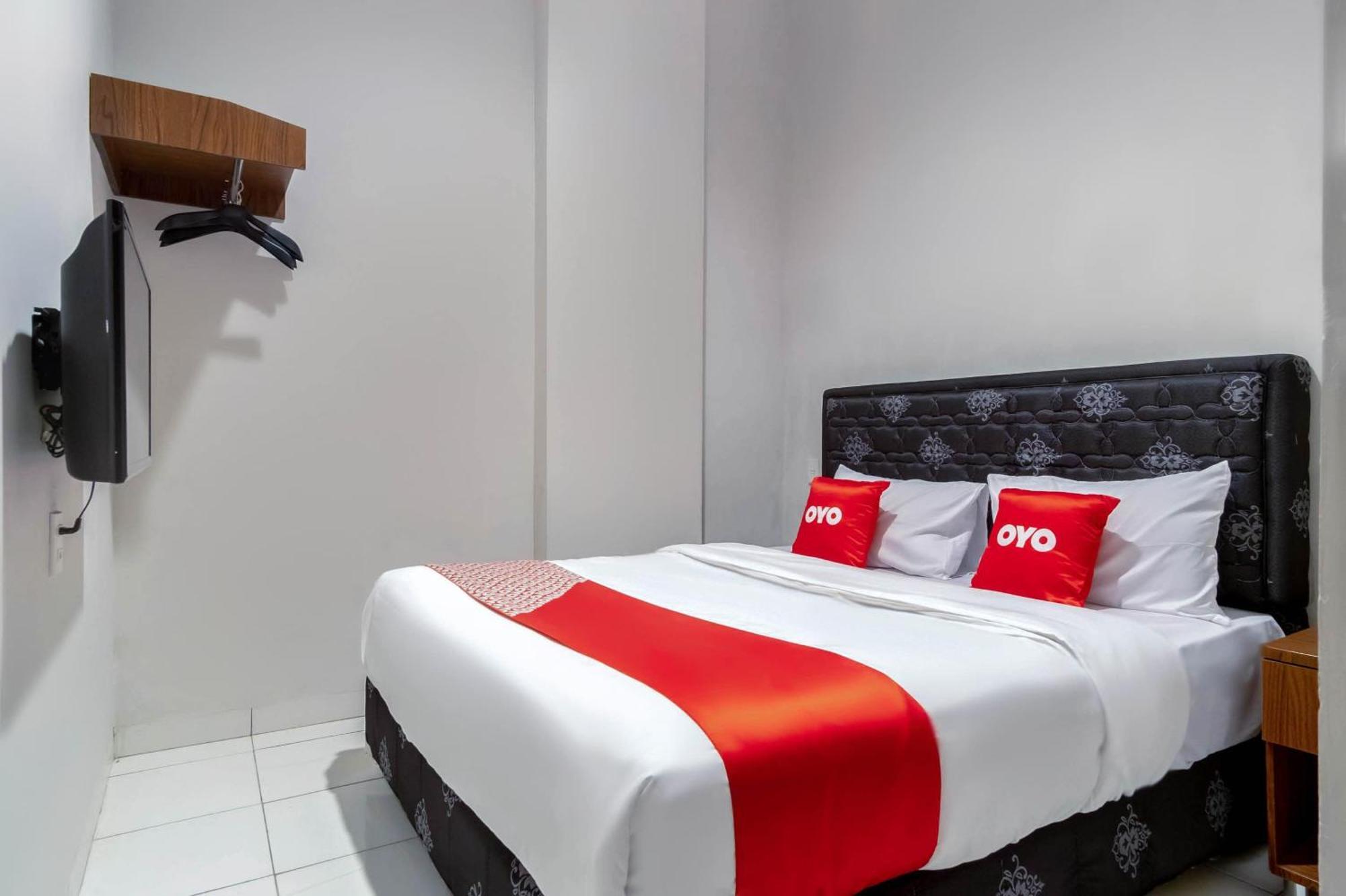Super Oyo 2345 Homestay Jaya 棉兰 外观 照片